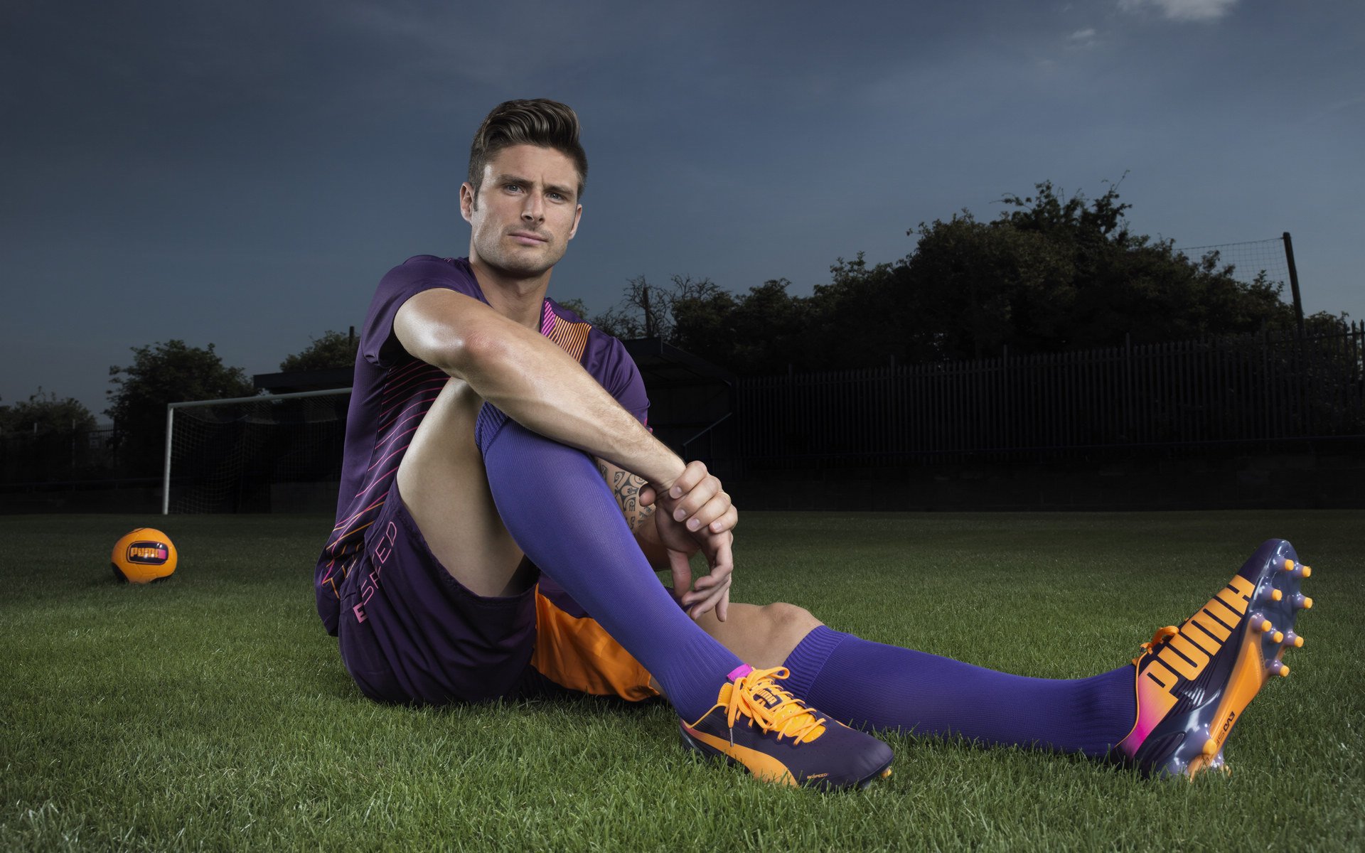 开云体育APP下载-曼城客场逆袭击败切尔西,豪取三分,曼城1-2遭切尔西逆转,这场比赛为何这么牵动球迷的心_